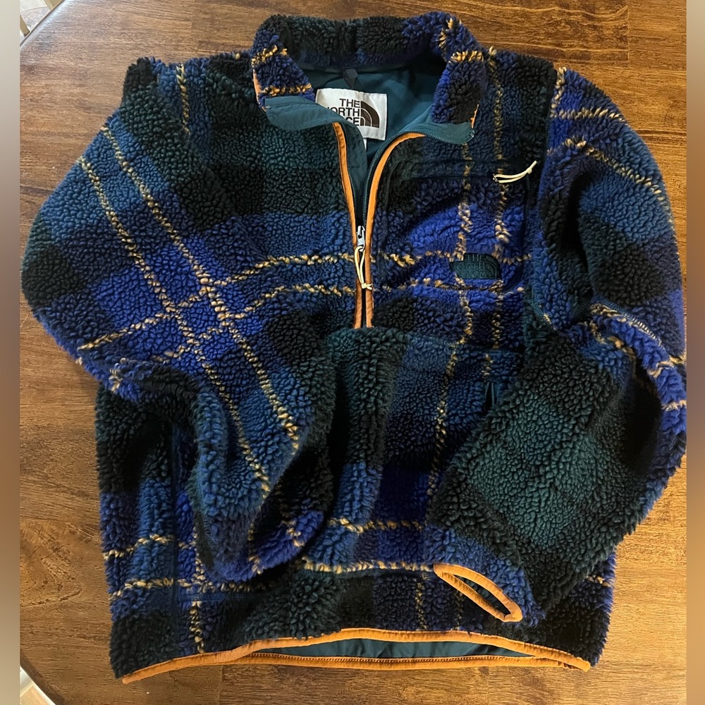 TNF plaid Sherpa - men’s small